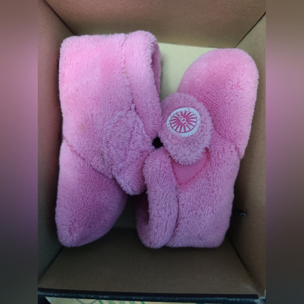 UGG Bixbie Infant Size 4/5 Slippers